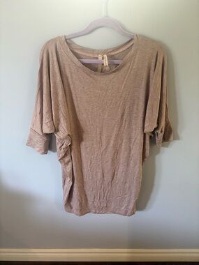 NATURAL LIFE Relaxed Short Sleeve Tee in Taupe
